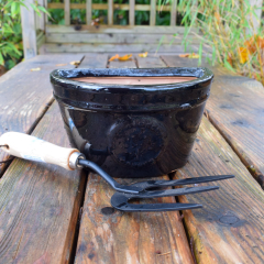 Garden Planter 'Blossom Wall Pot' - Black 20cm