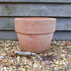Mondo Line Medium Terracotta Pot