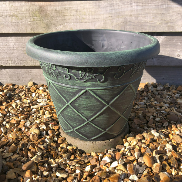 Antiqua Planter 'Black with Green' 25cm